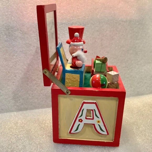 Vintage Christmas Music Box Jack-In-The-Box Plays Jingle Bells Enesco 1984 - Picture 4 of 11